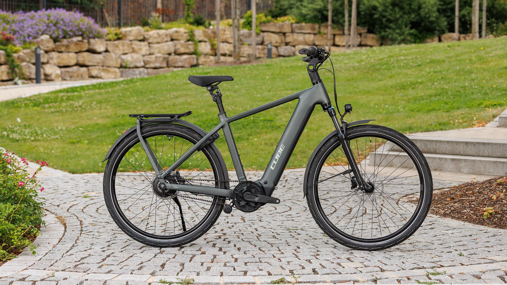 Cube Kathmandu Hybrid Deluxe Pro 800