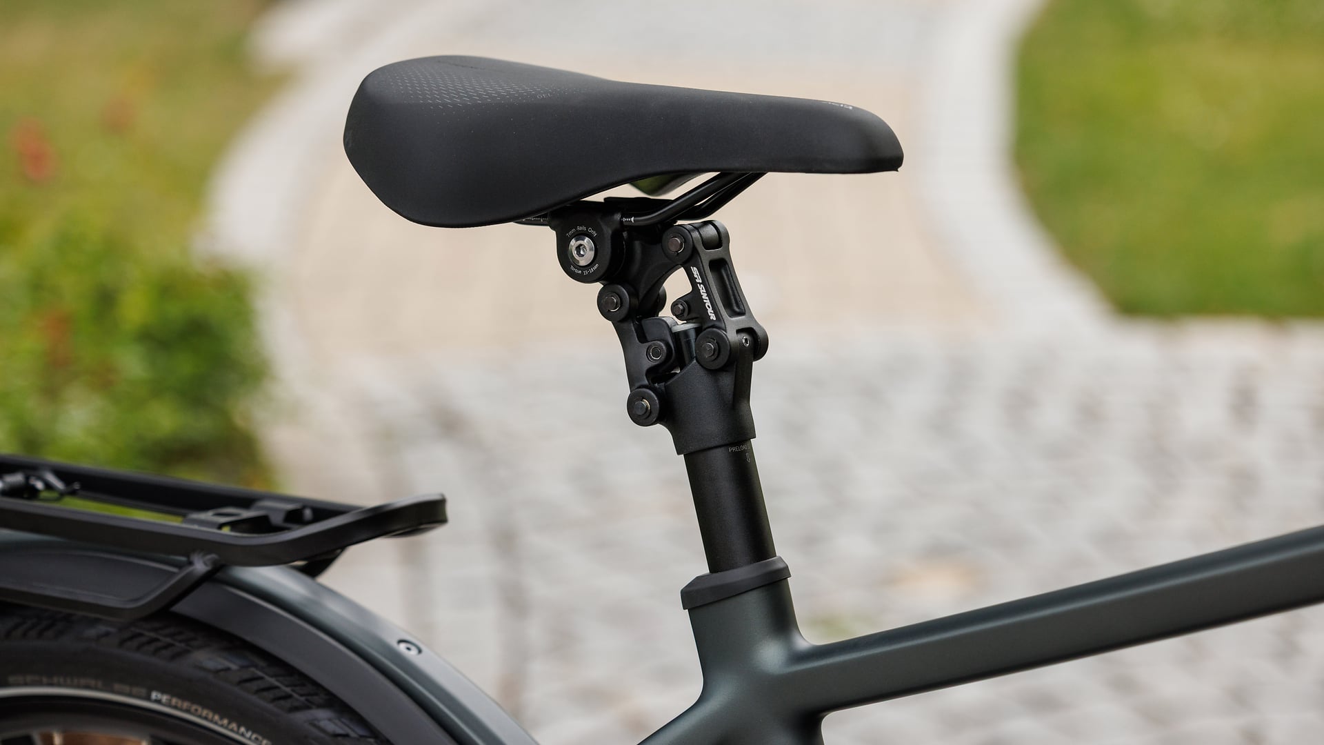 Cube Kathmandu Hybrid Deluxe Pro 800